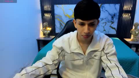 Snapshot of adrianfranko chatting on June 19, 1:48 pm Adrian Franco online show from June 19, 1:48 pm