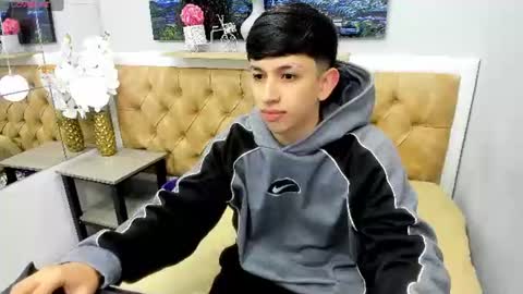 Snapshot of adrianfranko chatting on July 21, 12:29 pm Adrian Franco online show from July 21, 12:29 pm