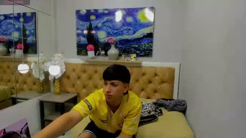 Snapshot of adrianfranko chatting on July 28, 6:20 pm Adrian Franco online show from July 28, 6:20 pm