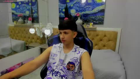 Snapshot of adrianfranko chatting on July 29, 12:47 pm Adrian Franco online show from July 29, 12:47 pm