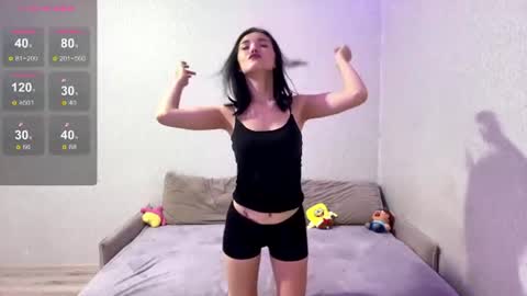 Snapshot of adrianna_raven chatting on July 28, 11:17 am Adriana online show from July 28, 11:17 am