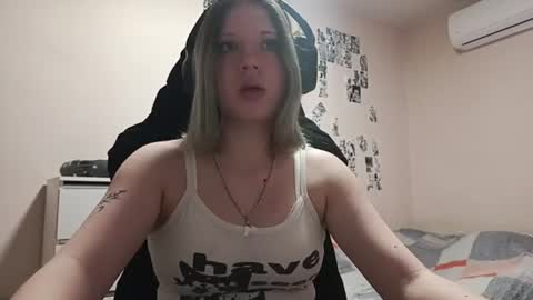 Snapshot of adriannamalango chatting on June 27, 12:22 pm Sofa online show from June 27, 12:22 pm