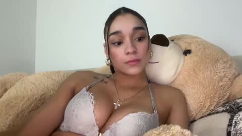 Snapshot of adriannarodriguez chatting on January 25, 6:45 am Adrianna online show from January 25, 6:45 am