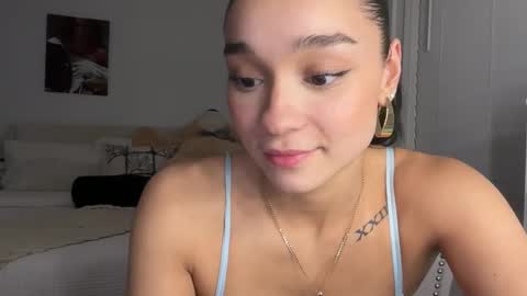 Snapshot of adriannarodriguez chatting on February 8, 5:51 am Adrianna online show from February 8, 5:51 am