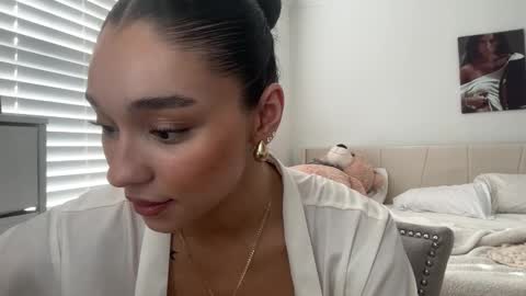 Snapshot of adriannarodriguez chatting on February 14, 3:58 pm Adrianna online show from February 14, 3:58 pm