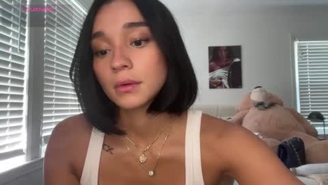 Snapshot of adriannarodriguez chatting on September 9, 7:24 pm Adrianna online show from September 9, 7:24 pm