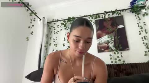 Snapshot of adriannarodriguez chatting on June 30, 6:09 pm Adrianna online show from June 30, 6:09 pm