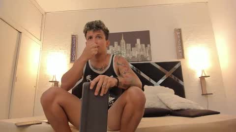 Snapshot of adriano_bigcock chatting on September 26, 3:54 am Adrian online show from September 26, 3:54 am