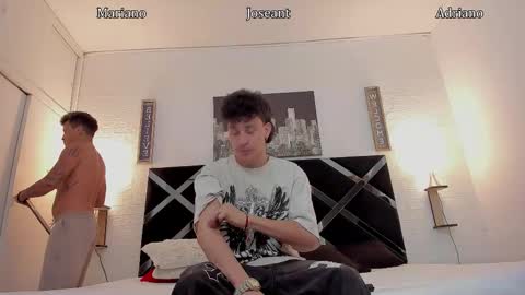 Snapshot of adriano_bigcock chatting on October 13, 2:33 am Adrian online show from October 13, 2:33 am