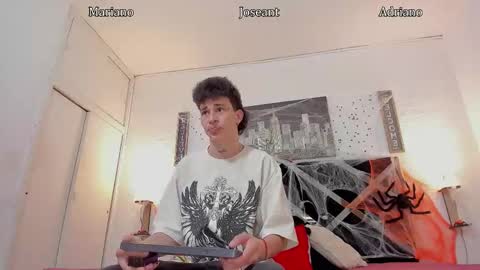 Snapshot of adriano_bigcock chatting on October 25, 4:53 am Adrian online show from October 25, 4:53 am