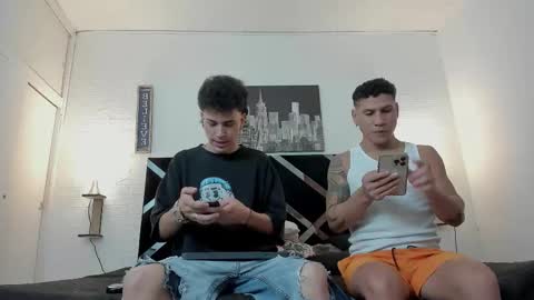 Snapshot of adriano_bigcock chatting on November 18, 4:50 am Adrian online show from November 18, 4:50 am