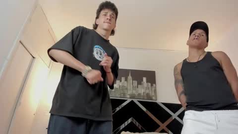 Snapshot of adriano_bigcock chatting on November 27, 4:03 am Adrian online show from November 27, 4:03 am