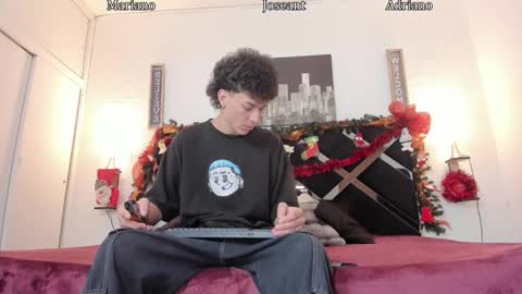 Snapshot of adriano_bigcock chatting on November 29, 3:31 am Adrian online show from November 29, 3:31 am