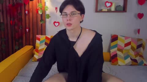 adrianoaubert online show from February 18, 6:15 am