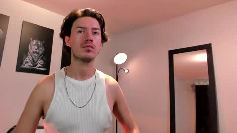 Snapshot of adrianwilliams_ chatting on January 31, 9:26 pm Adrian Williams online show from January 31, 9:26 pm