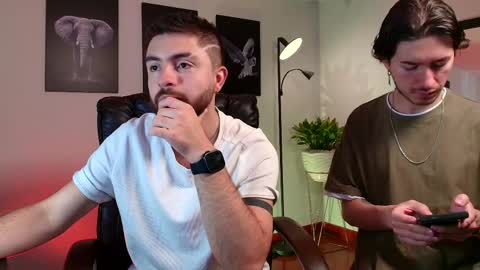 Snapshot of adrianwilliams_ chatting on February 14, 3:58 pm Adrian Williams online show from February 14, 3:58 pm