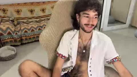 Snapshot of adrien_polo chatting on February 18, 2:40 am adrien_polo online show from February 18, 2:40 am