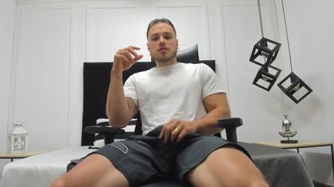 Adrein Roche online show from September 30, 10:59 pm