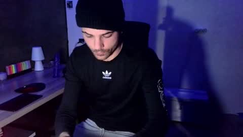 Snapshot of adriherx chatting on January 7, 7:27 pm Adriherx online show from January 7, 7:27 pm