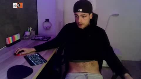 Snapshot of adriherx chatting on January 15, 12:04 am Adriherx online show from January 15, 12:04 am