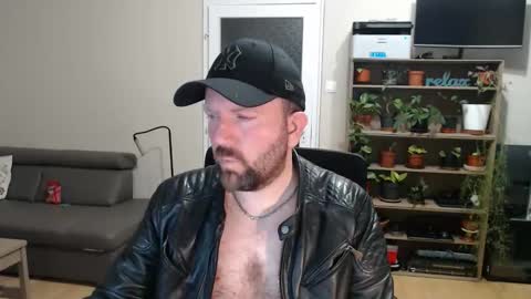 Snapshot of adultwebcamdatabase chatting on February 4, 10:47 pm Felix84 online show from February 4, 10:47 pm