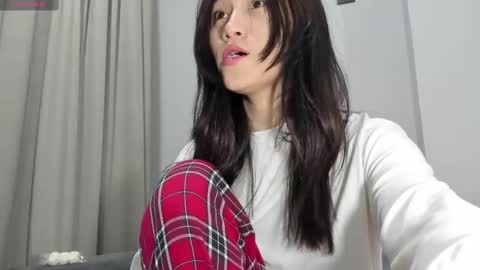 Aenie online show from February 19, 1:50 pm