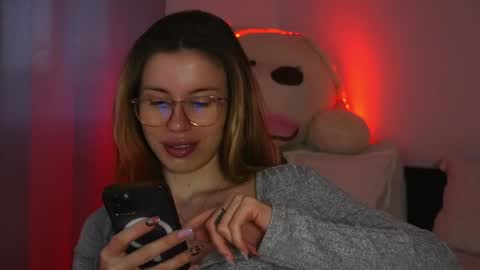 Snapshot of aelia_anara chatting on May 11, 5:43 pm Aelia online show from May 11, 5:43 pm