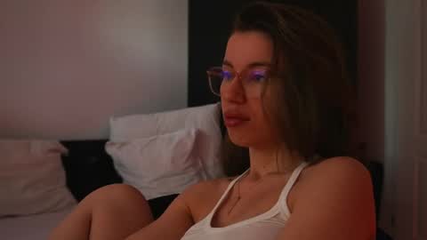 Snapshot of aelia_anara chatting on May 31, 4:42 am Aelia online show from May 31, 4:42 am