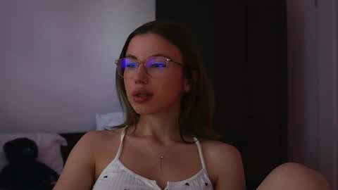 Snapshot of aelia_anara chatting on June 5, 4:41 am Aelia online show from June 5, 4:41 am