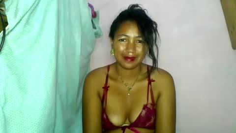 Snapshot of aelyaa chatting on May 12, 6:54 am aelyaa online show from May 12, 6:54 am