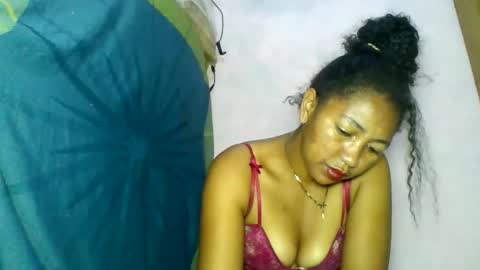 Snapshot of aelyaa chatting on June 7, 6:06 am aelyaa online show from June 7, 6:06 am
