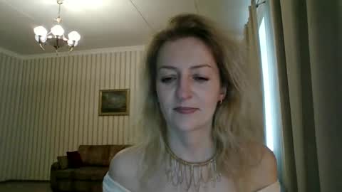 Snapshot of aeroliss chatting on April 18, 12:53 pm aeroliss online show from April 18, 12:53 pm