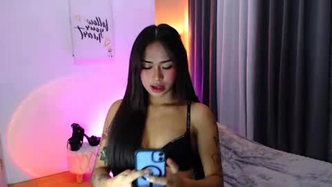 aeshamargaux online show from November 4, 5:50 am