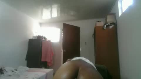 Snapshot of africadeluxe chatting on May 5, 3:20 pm Africa online show from May 5, 3:20 pm