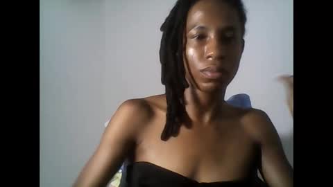 Snapshot of africadeluxe chatting on May 20, 8:59 pm Africa online show from May 20, 8:59 pm