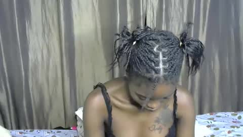 Snapshot of africana_slimqueen chatting on May 13, 6:05 pm africana_slimqueen online show from May 13, 6:05 pm
