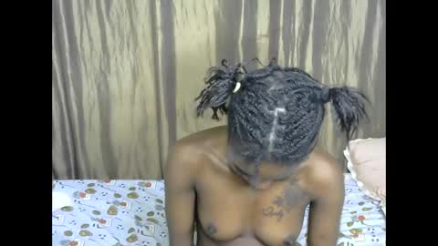 Snapshot of africana_slimqueen chatting on May 26, 11:34 pm africana_slimqueen online show from May 26, 11:34 pm