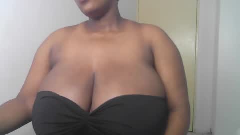 Snapshot of africanbusty chatting on December 14, 3:36 pm ONLYFAN-Africanbusty online show from December 14, 3:36 pm