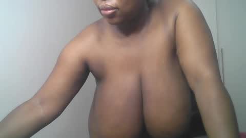 Snapshot of africanbusty chatting on March 11, 2:10 am ONLYFAN-Africanbusty online show from March 11, 2:10 am