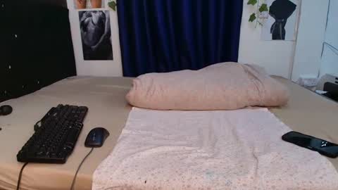 Snapshot of africanpetitequeenn chatting on May 5, 7:33 pm Africanpetitequeenn online show from May 5, 7:33 pm