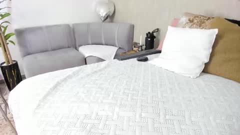 Snapshot of afrodita_martinez chatting on February 17, 5:21 pm Afrodita online show from February 17, 5:21 pm