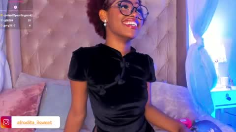 Snapshot of afrodita_sweeet chatting on May 27, 1:57 am Afrodita online show from May 27, 1:57 am