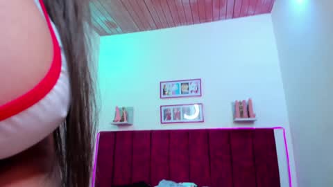 Snapshot of afroditaandsoffi chatting on January 9, 6:15 pm Afrodita Chery y Hermione online show from January 9, 6:15 pm