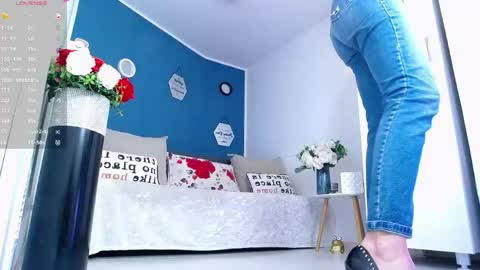 Snapshot of afroditha_ chatting on April 26, 2:59 pm Amalia online show from April 26, 2:59 pm