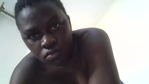 Snapshot of afronubians_ chatting on May 18, 5:13 am pink and josphen online show from May 18, 5:13 am