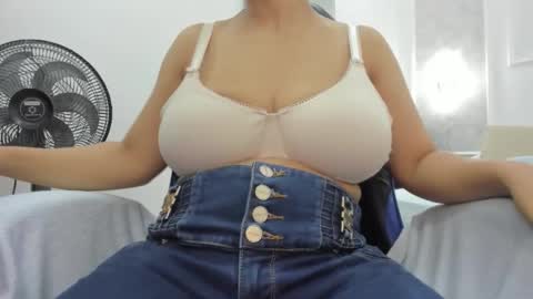 A G A T A  online show from April 15, 1:07 pm