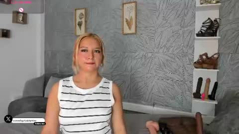 Snapshot of agatadelphine_mr chatting on July 2, 2:45 pm Agatadelphine online show from July 2, 2:45 pm