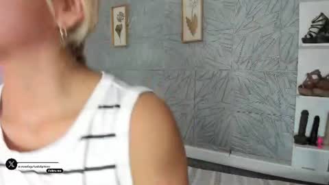 Snapshot of agatadelphine_mr chatting on July 14, 1:28 pm Agatadelphine online show from July 14, 1:28 pm