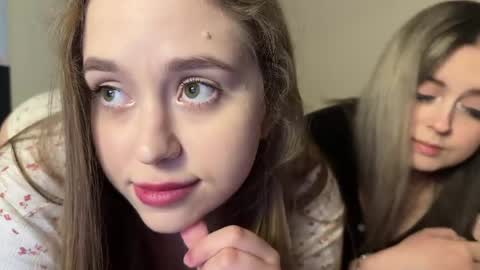 Snapshot of agatasweeti chatting on April 22, 8:10 pm Agata online show from April 22, 8:10 pm
