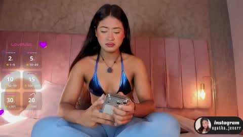 Snapshot of agatha_jener chatting on April 23, 11:31 am agatha_jener online show from April 23, 11:31 am